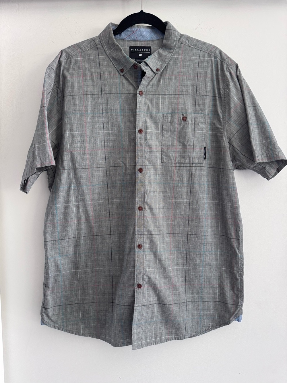 Billabong Men’s Grey Plaid Short Sleeve Button-Down Shirt